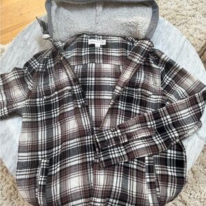 Aeropostale Black and White Button Down Shirt